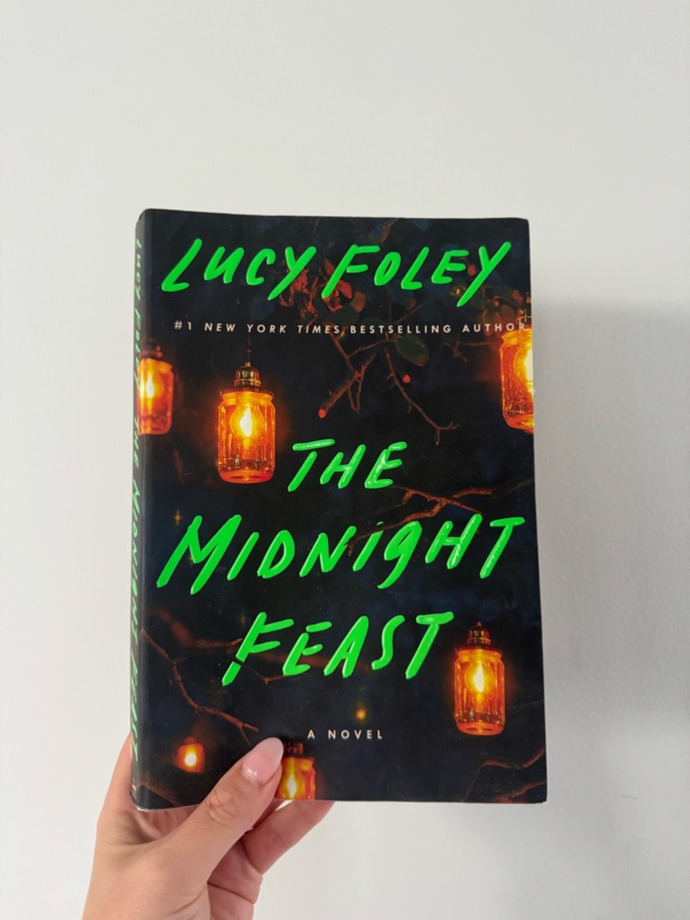 3/$25 📚 The Midnight Feast - Lucy Foley